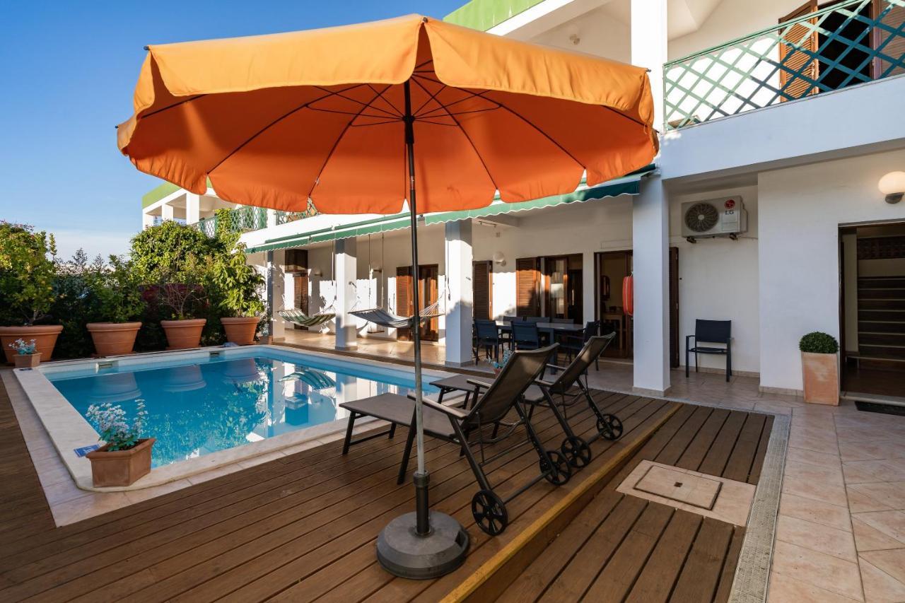 Holiday Villa In Elite Residential Area Of فارو المظهر الخارجي الصورة